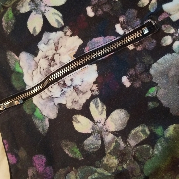 H&M Floral Pencil Skirt - Black and Multicolor - Picture 10 of 10